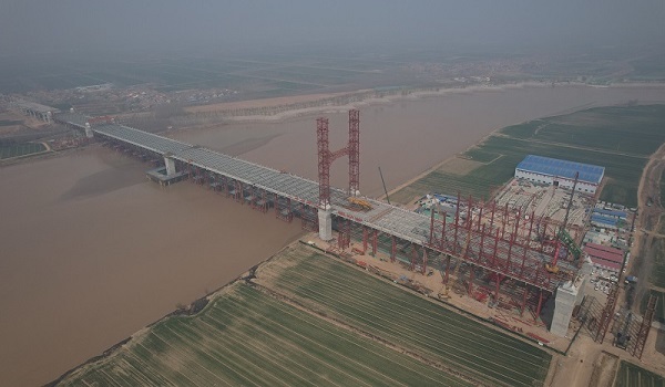 第二公司高商项目黄河特大桥主桥钢主梁