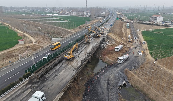 第二公司泰新改扩建项目明义庄河大桥顺