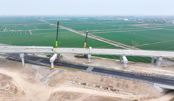 第一公司宁津项目圆满完成全线梁板架设